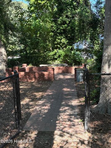 802 Forest Hill Circle, Greenville, NC 27858