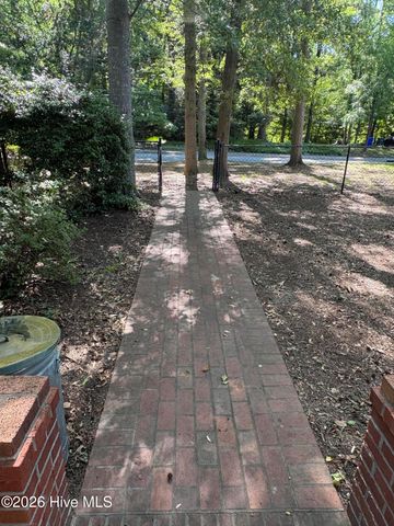 802 Forest Hill Circle, Greenville, NC 27858