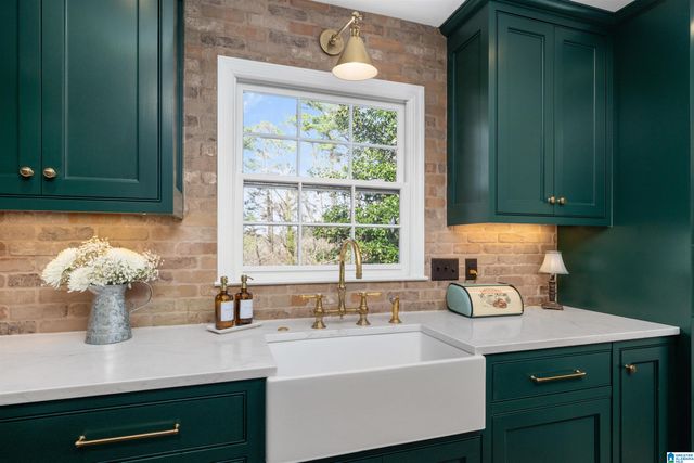 4141 OLD LEEDS LANE, Mountain Brook, AL 35213