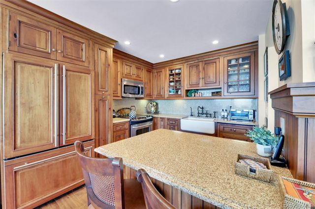279 Dune Road 2, Westhampton Beach, NY 11978