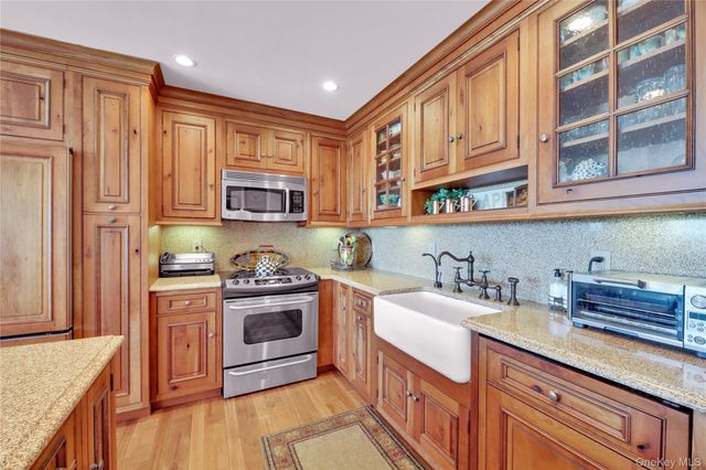 279 Dune Road 2, Westhampton Beach, NY 11978