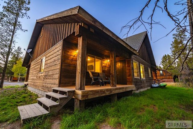 3770 Arctic Fox Drive, Island Park, ID 83429