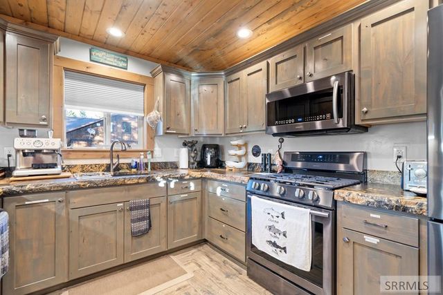 3770 Arctic Fox Drive, Island Park, ID 83429