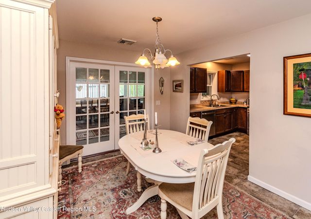 5 Meadowbrook Drive, Kingston, NY 12401