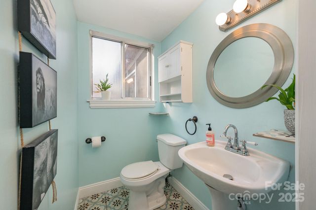 7015 Lavern Street, Charlotte, NC 28215