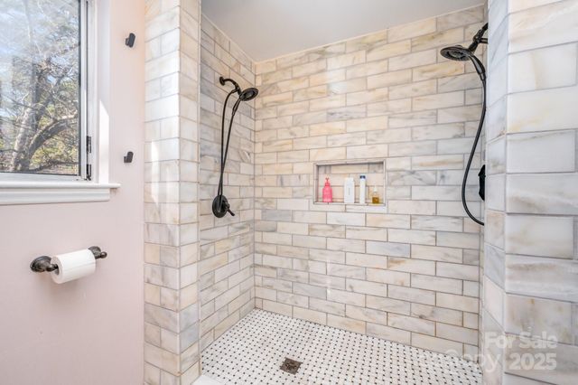 7015 Lavern Street, Charlotte, NC 28215