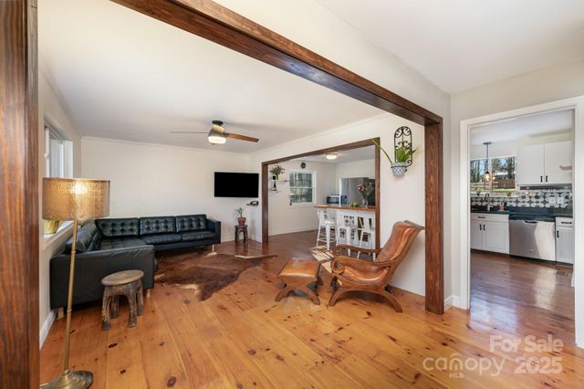 7015 Lavern Street, Charlotte, NC 28215