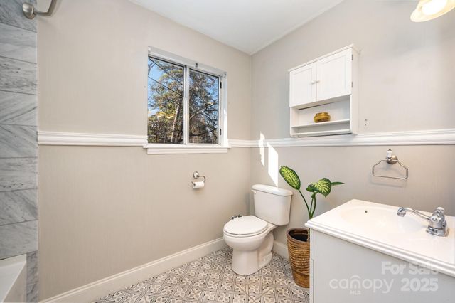 7015 Lavern Street, Charlotte, NC 28215