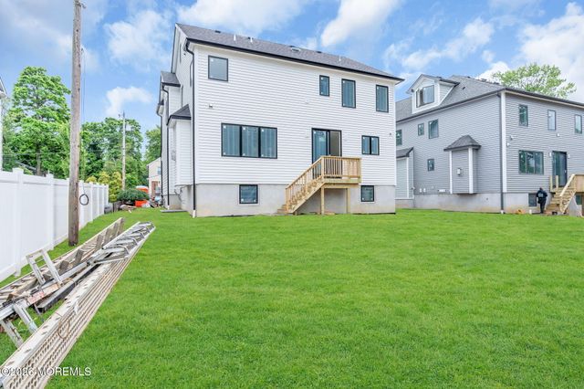 25 Wicker Place, Morganville, NJ 07751
