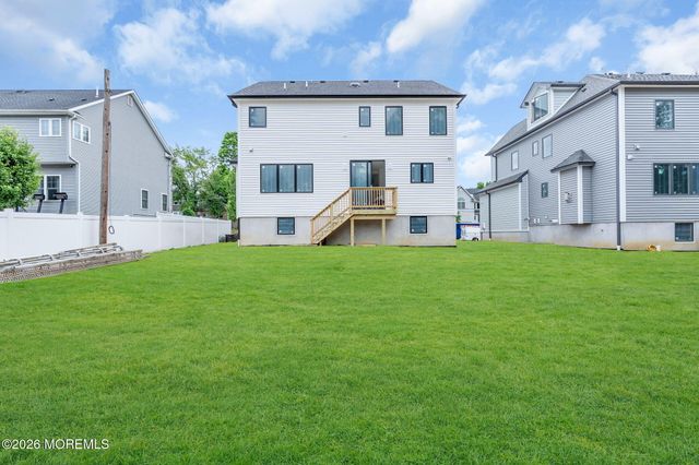 25 Wicker Place, Morganville, NJ 07751