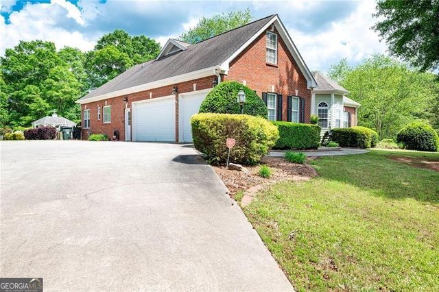 1510 Pecan Plantation Court, Loganville, GA 30052