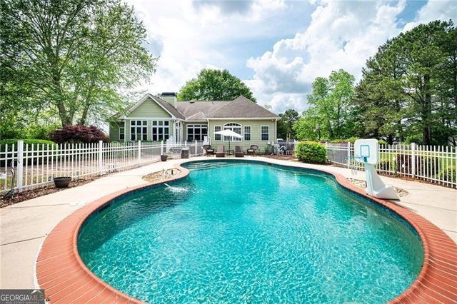 1510 Pecan Plantation Court, Loganville, GA 30052