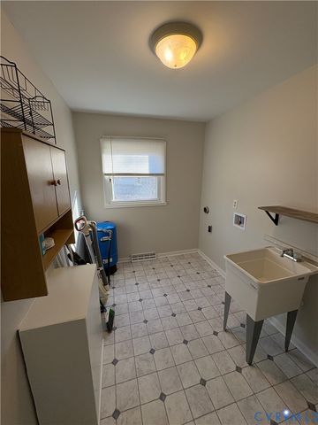 15800 Rowlett Rd, Chesterfield, VA 23838