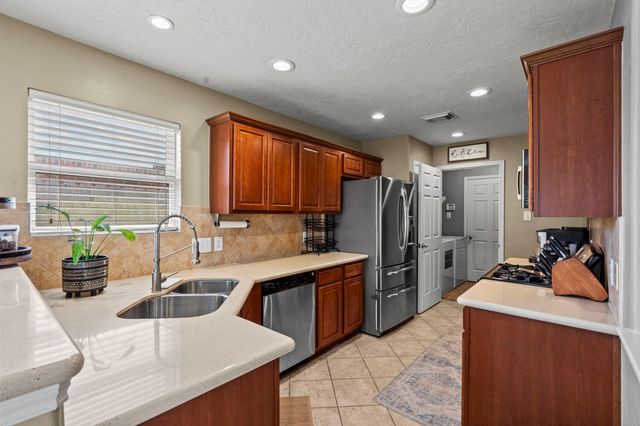 2618 Los Alamos Circle, Deer Park, TX 77536