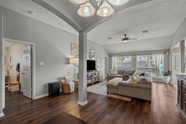 2618 Los Alamos Circle, Deer Park, TX 77536