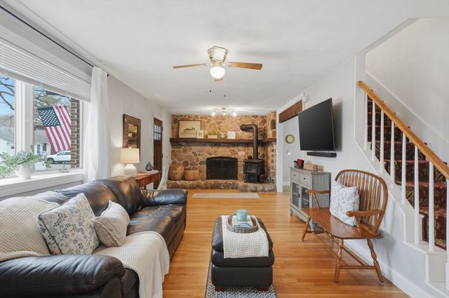 1 Mountain St, Woburn, MA 01801