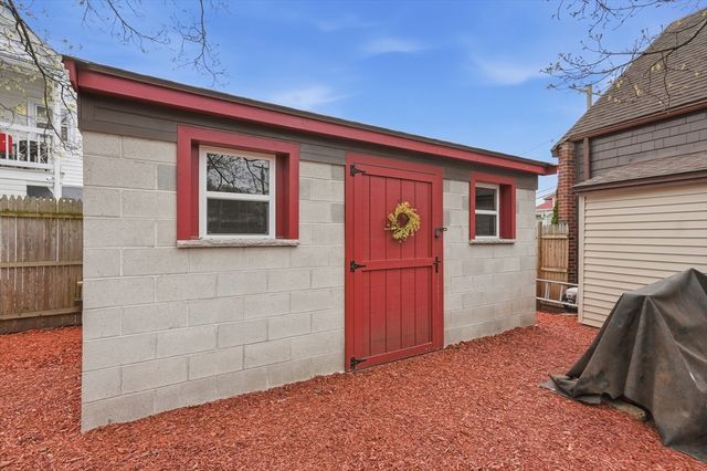 1 Mountain St, Woburn, MA 01801