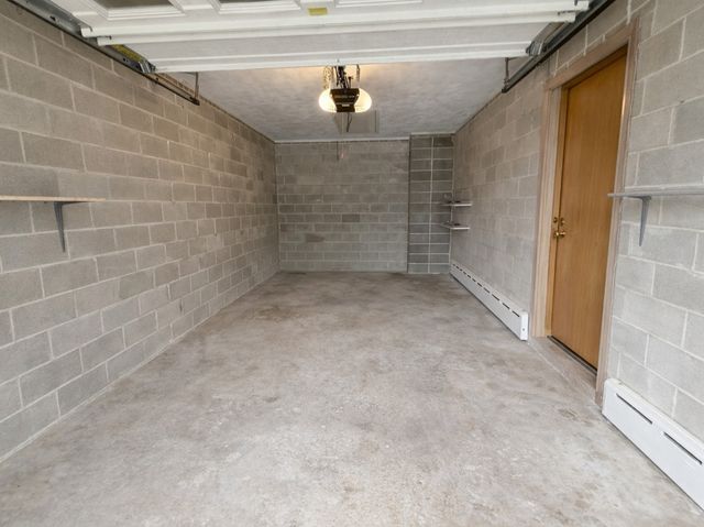 2504 9th Parkway, Waukegan, IL 60085