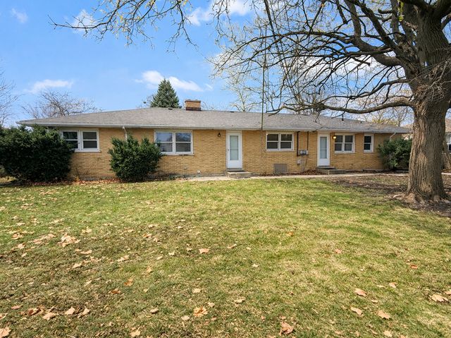 2504 9th Parkway, Waukegan, IL 60085