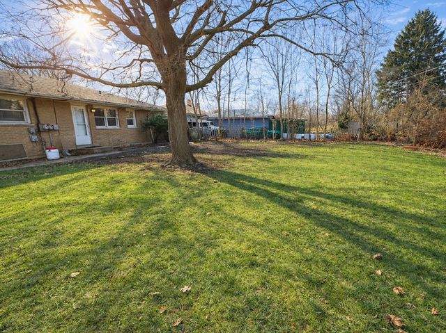 2504 9th Parkway, Waukegan, IL 60085