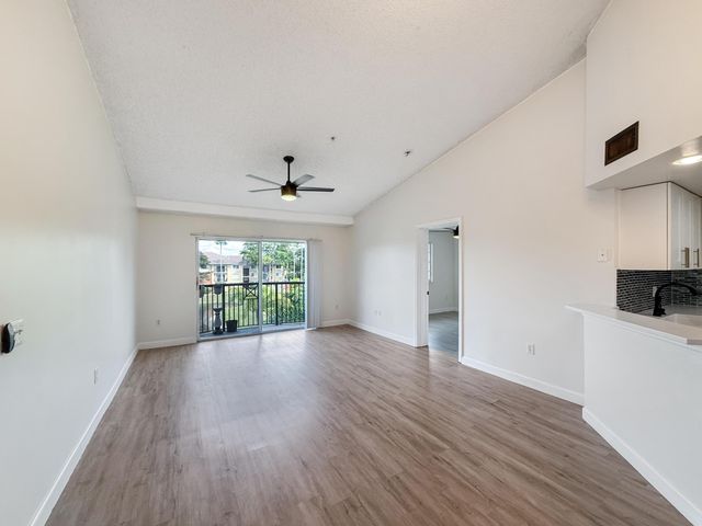 4155 N Haverhill Road 1420, West Palm Beach, FL 33417