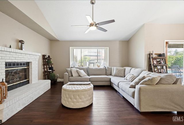 2704 Lehr Place, Bakersfield, CA 93311
