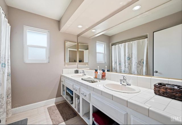 2704 Lehr Place, Bakersfield, CA 93311