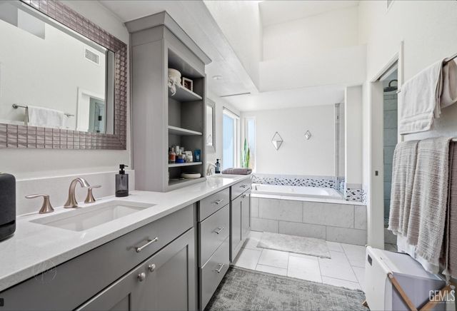 2704 Lehr Place, Bakersfield, CA 93311