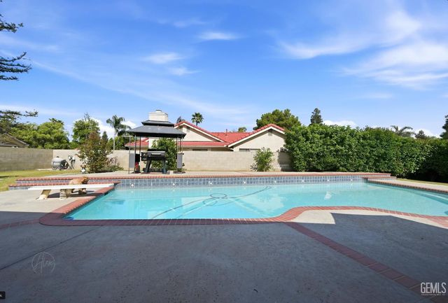 2704 Lehr Place, Bakersfield, CA 93311