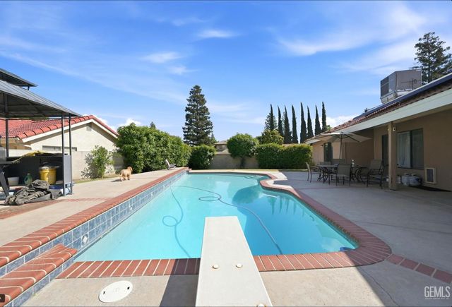 2704 Lehr Place, Bakersfield, CA 93311