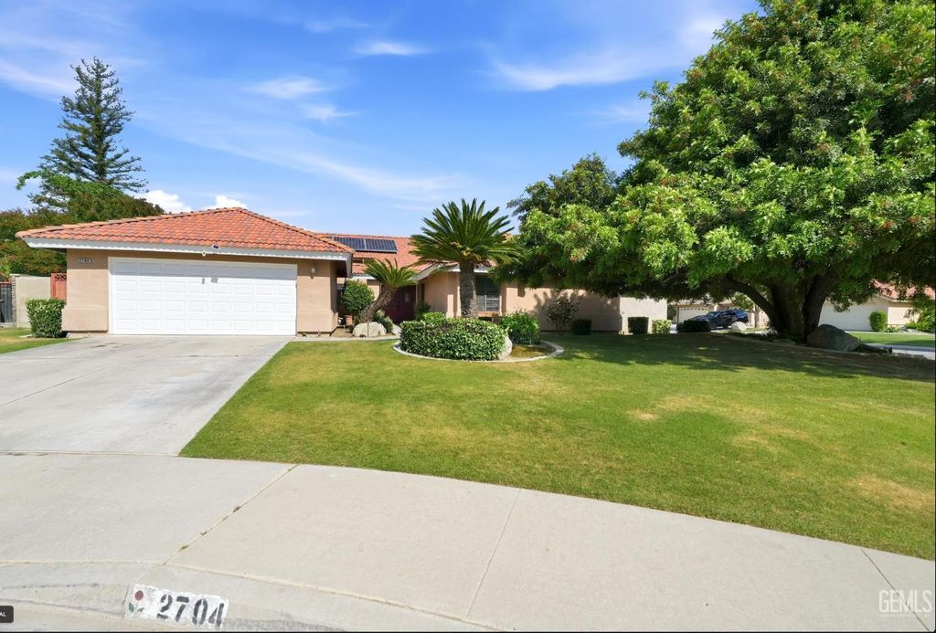 2704 Lehr Place, Bakersfield, CA 93311
