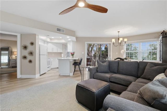 481 Quail Forest BLVD B210, Naples, FL 34105