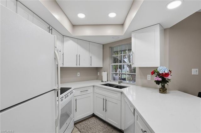 481 Quail Forest BLVD B210, Naples, FL 34105