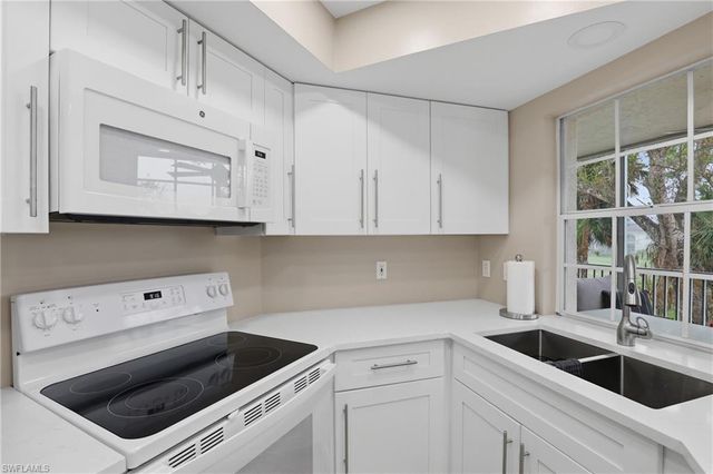 481 Quail Forest BLVD B210, Naples, FL 34105