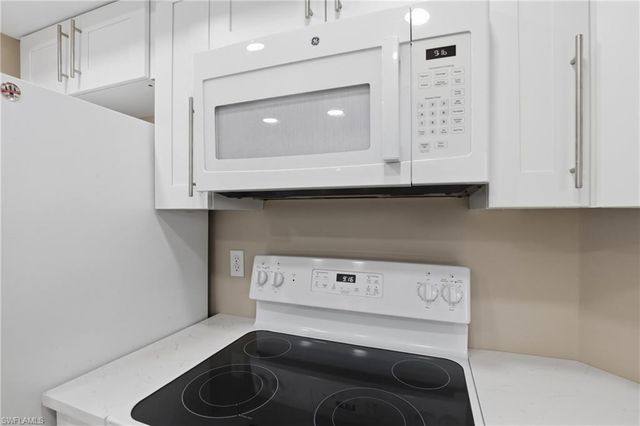 481 Quail Forest BLVD B210, Naples, FL 34105