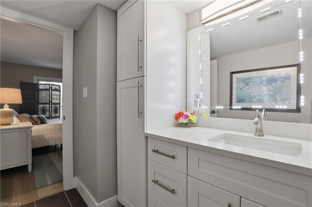 481 Quail Forest BLVD B210, Naples, FL 34105