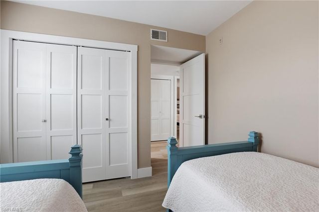 481 Quail Forest BLVD B210, Naples, FL 34105