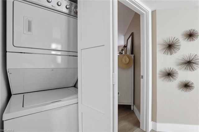 481 Quail Forest BLVD B210, Naples, FL 34105