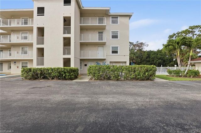 481 Quail Forest BLVD B210, Naples, FL 34105