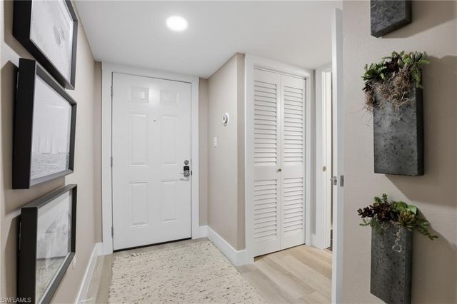 481 Quail Forest BLVD B210, Naples, FL 34105