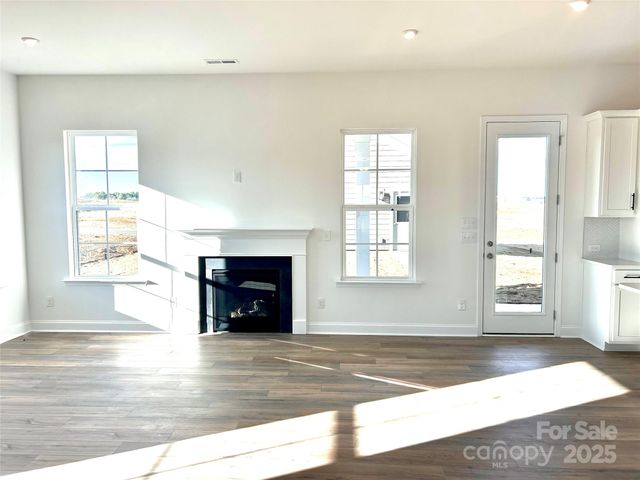 4020 Hickory Place Lane, Pineville, NC 28134