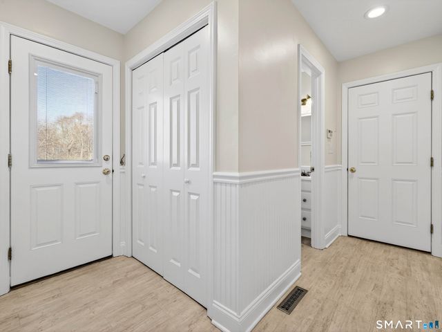 20 Colonial Heights Road, East Haven, CT 06473