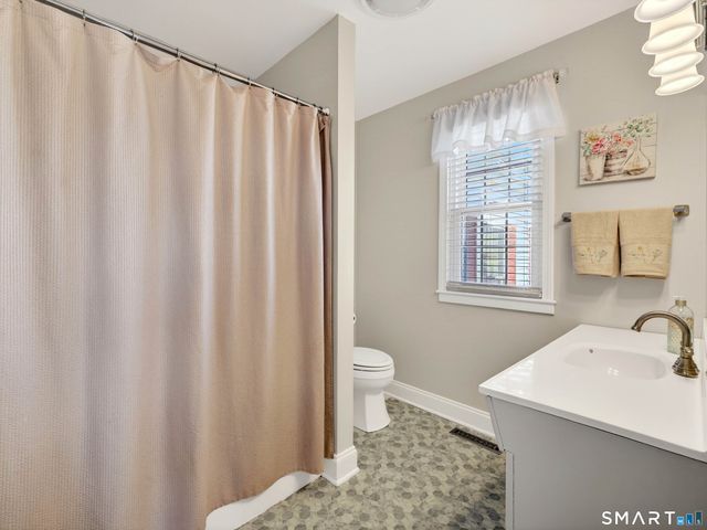 20 Colonial Heights Road, East Haven, CT 06473