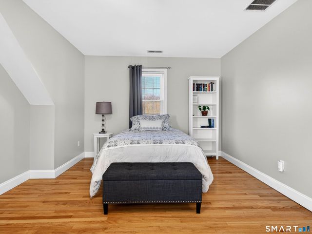 20 Colonial Heights Road, East Haven, CT 06473