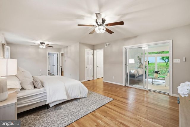 1718 HOLLINWOOD DR, Alexandria, VA 22307
