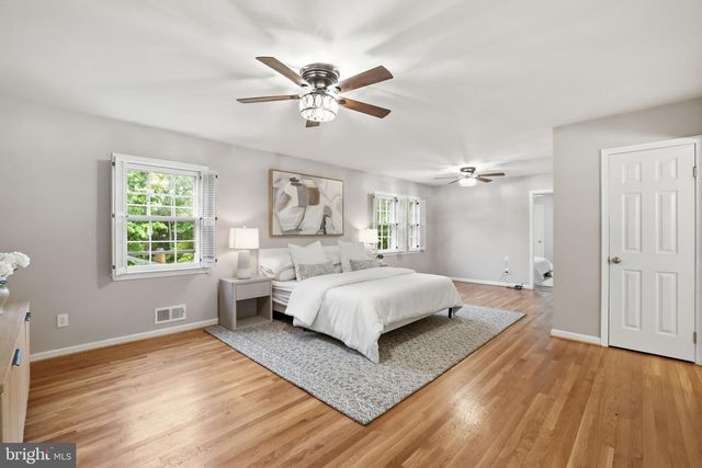 1718 HOLLINWOOD DR, Alexandria, VA 22307