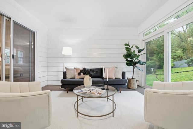 1718 HOLLINWOOD DR, Alexandria, VA 22307