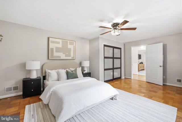 1718 HOLLINWOOD DR, Alexandria, VA 22307