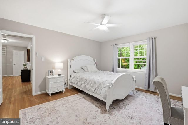 1718 HOLLINWOOD DR, Alexandria, VA 22307