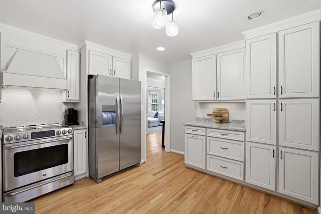 1718 HOLLINWOOD DR, Alexandria, VA 22307